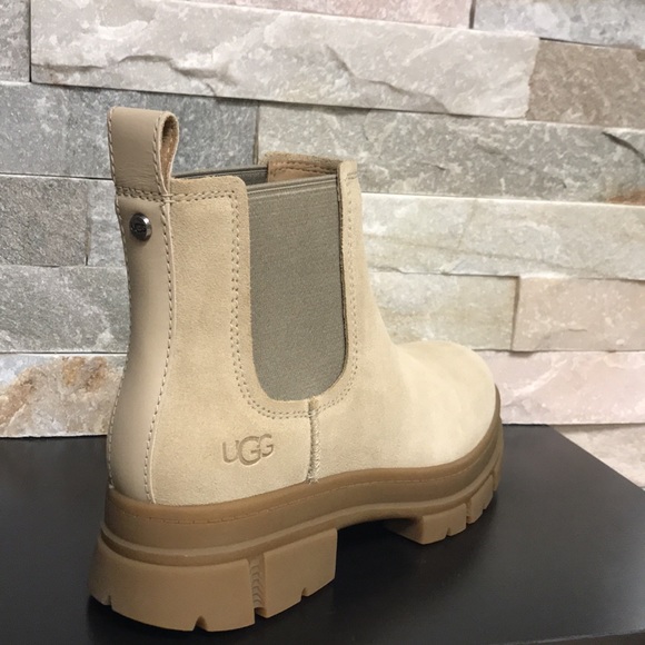 🎁 UGG Ashton Chelsea Suede Ankle Boot - Picture 4 of 16